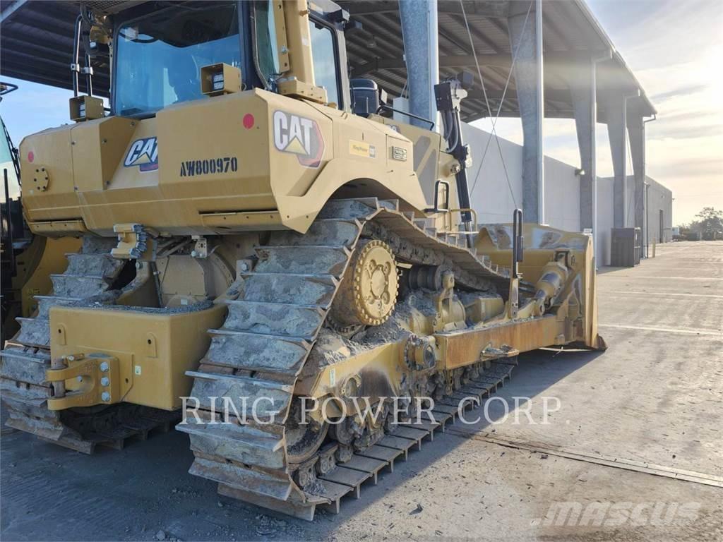 CAT D8 Bulldozer