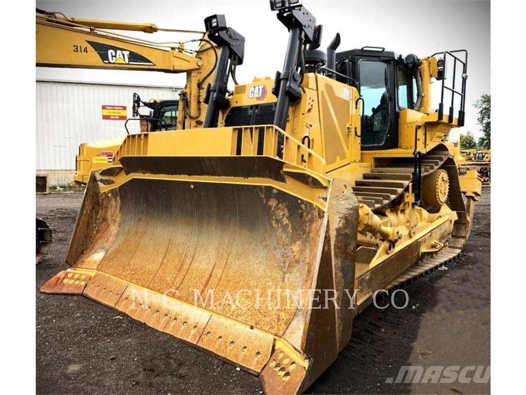 CAT D8 Bulldozer