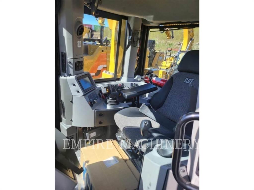 CAT D8-21 Bulldozer