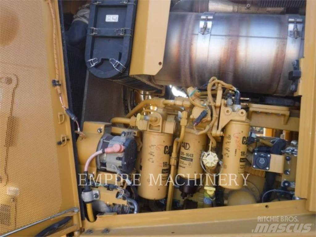 CAT D8T Bulldozer