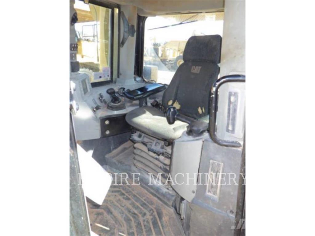 CAT D8T Bulldozer
