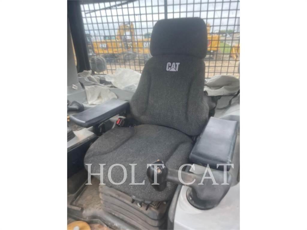 CAT D8T Bulldozer