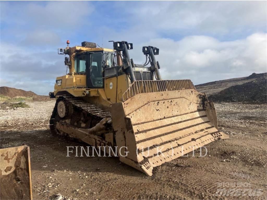 CAT D9 Bulldozer