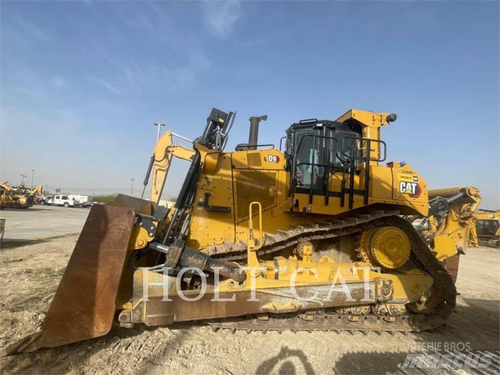 CAT D9 Bulldozer