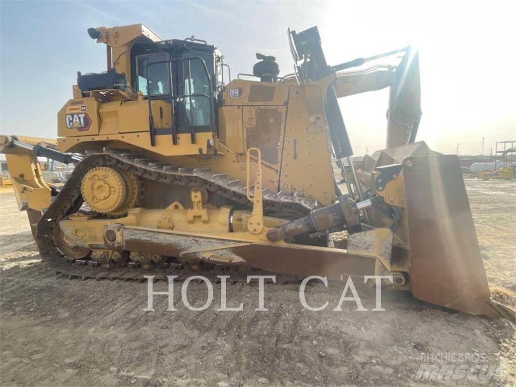 CAT D9 Bulldozer