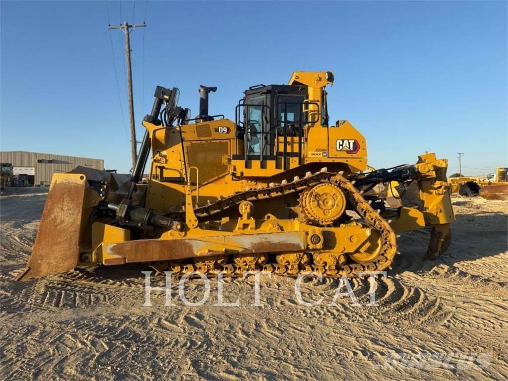 CAT D9 Bulldozer