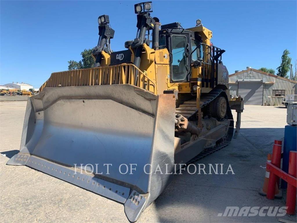 CAT D9 Bulldozer