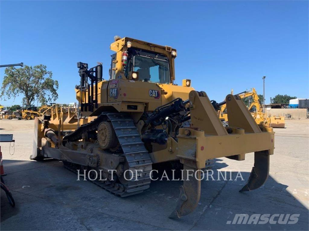 CAT D9 Bulldozer
