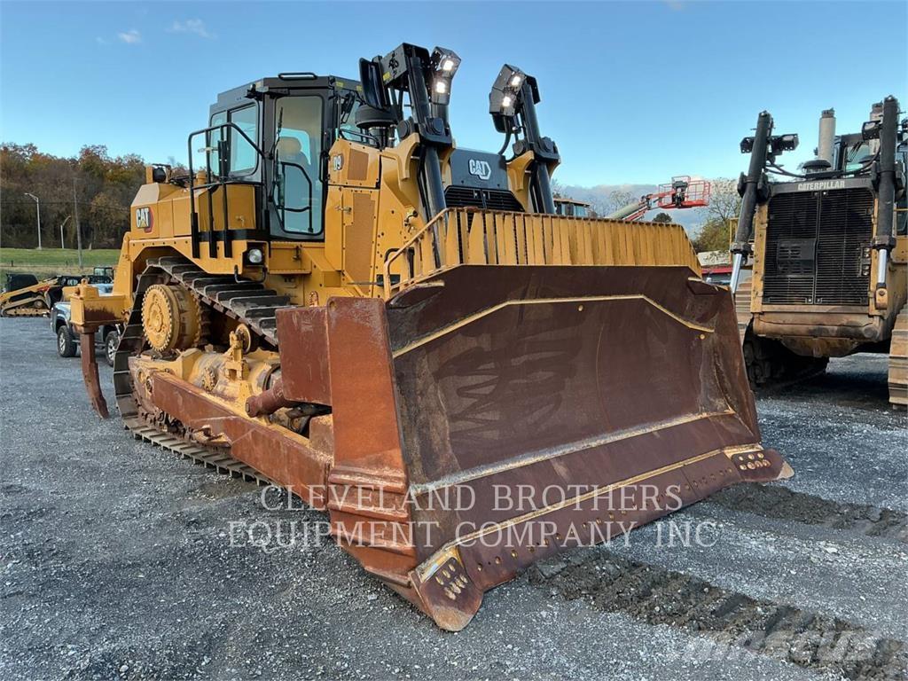 CAT D9 Bulldozer