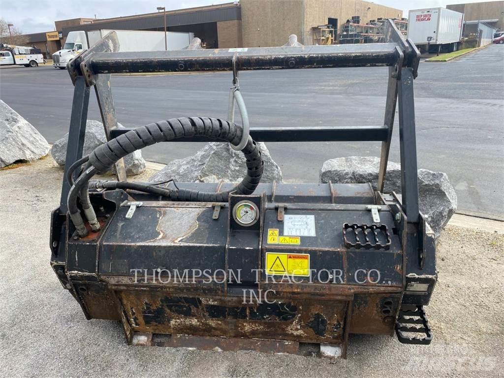 CAT HM415 Forstmulcher