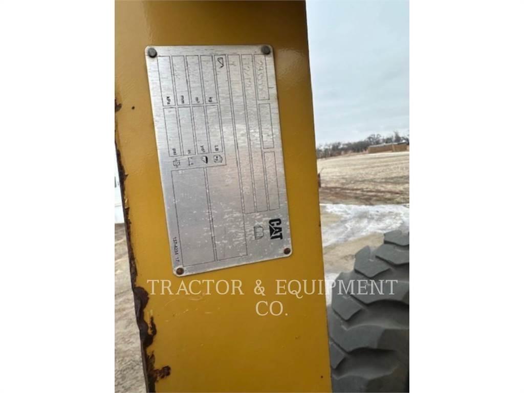 CAT LIFT Grader