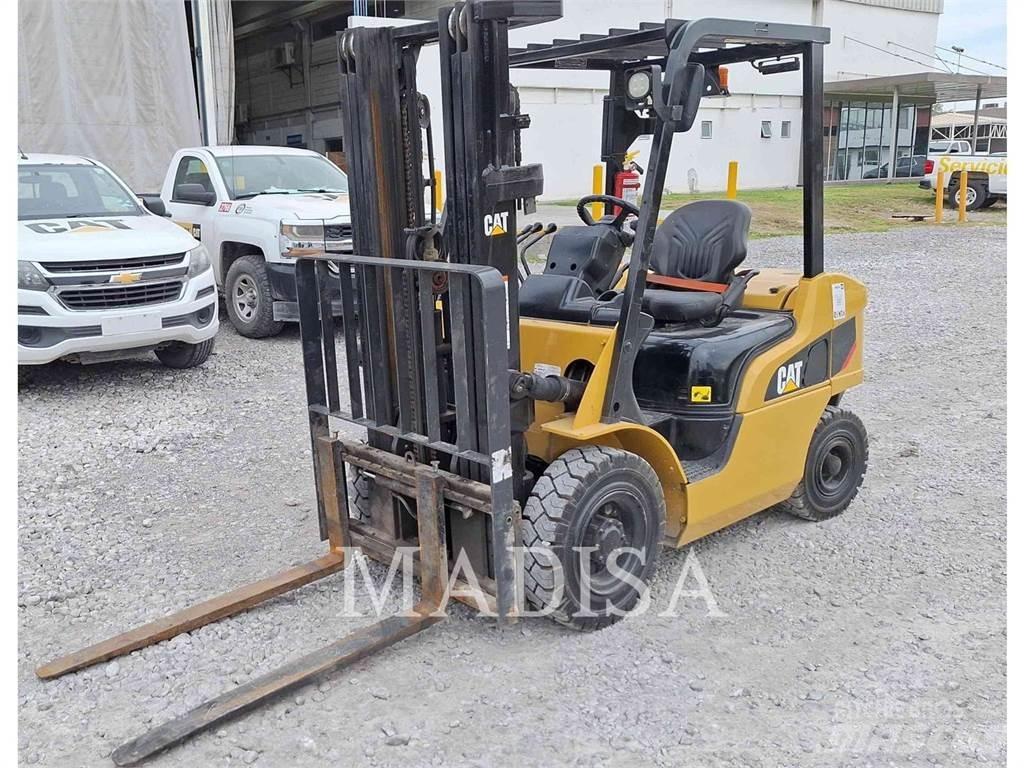 CAT LIFT TRUCKS DP25NM5 Diesel Stapler