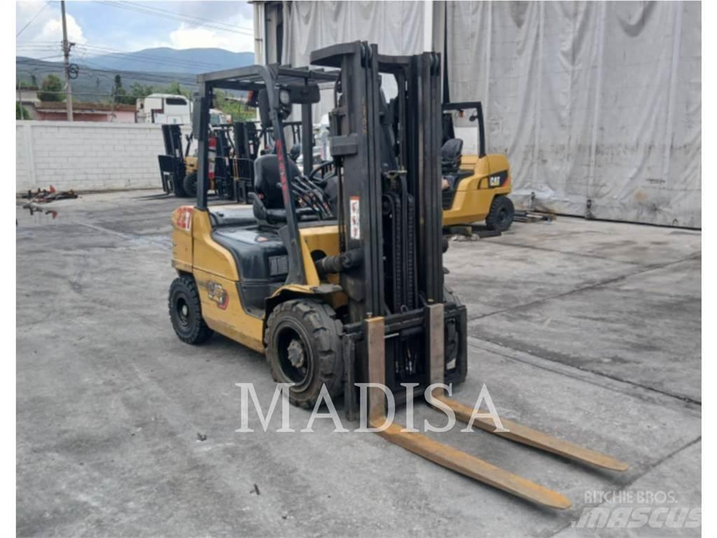 CAT LIFT TRUCKS DP30NM Diesel Stapler