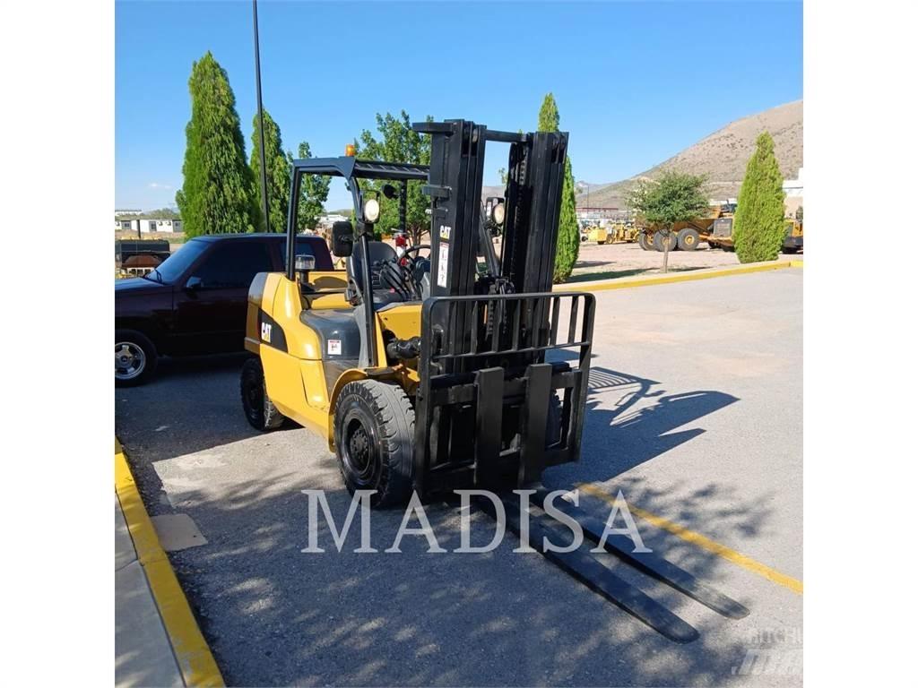 CAT LIFT TRUCKS DP50NM Diesel Stapler