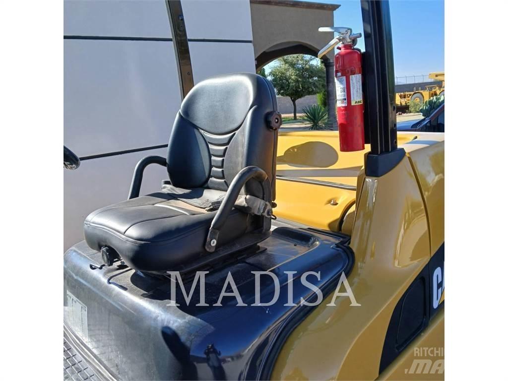 CAT LIFT TRUCKS DP50NM Diesel Stapler