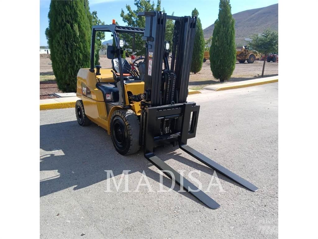 CAT LIFT TRUCKS DP50NM Diesel Stapler