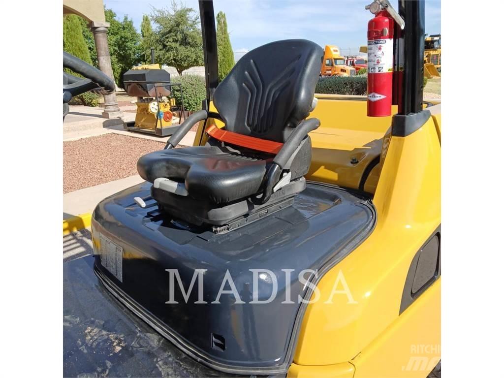 CAT LIFT TRUCKS DP50NM Diesel Stapler