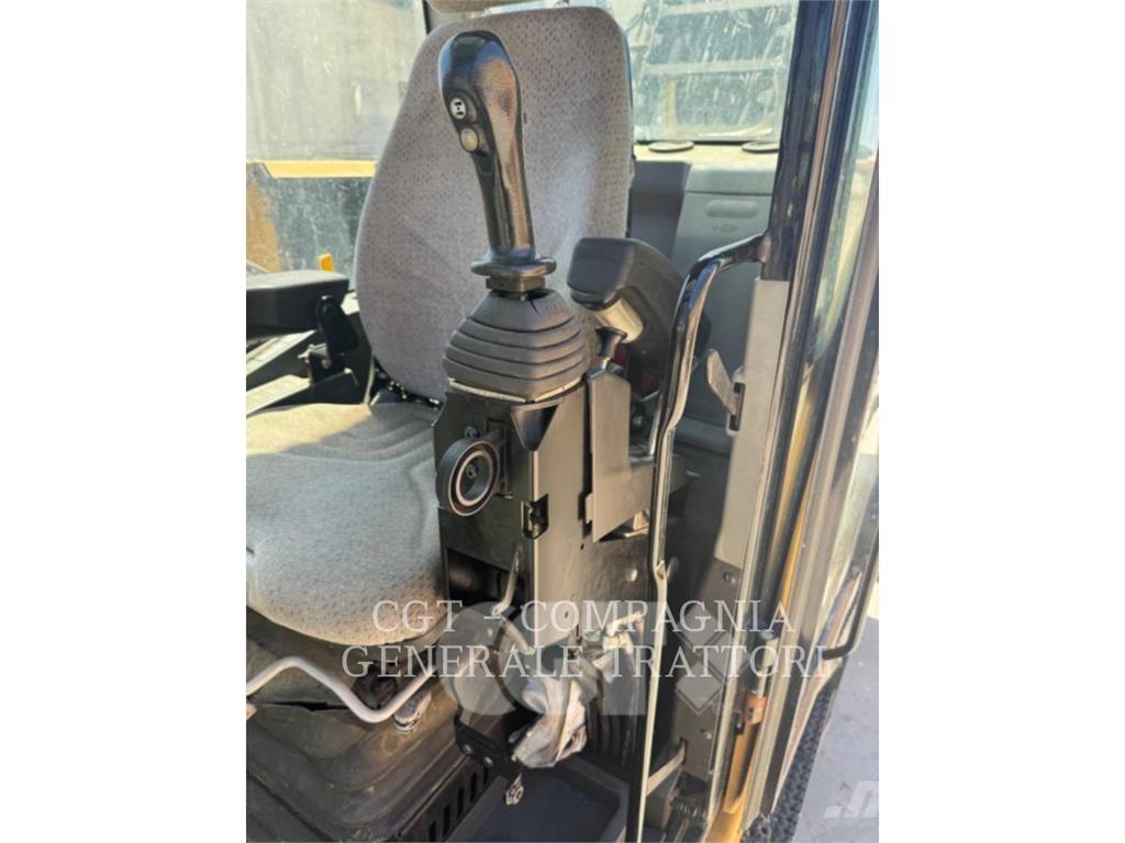 CAT MH3024 Mobilbagger