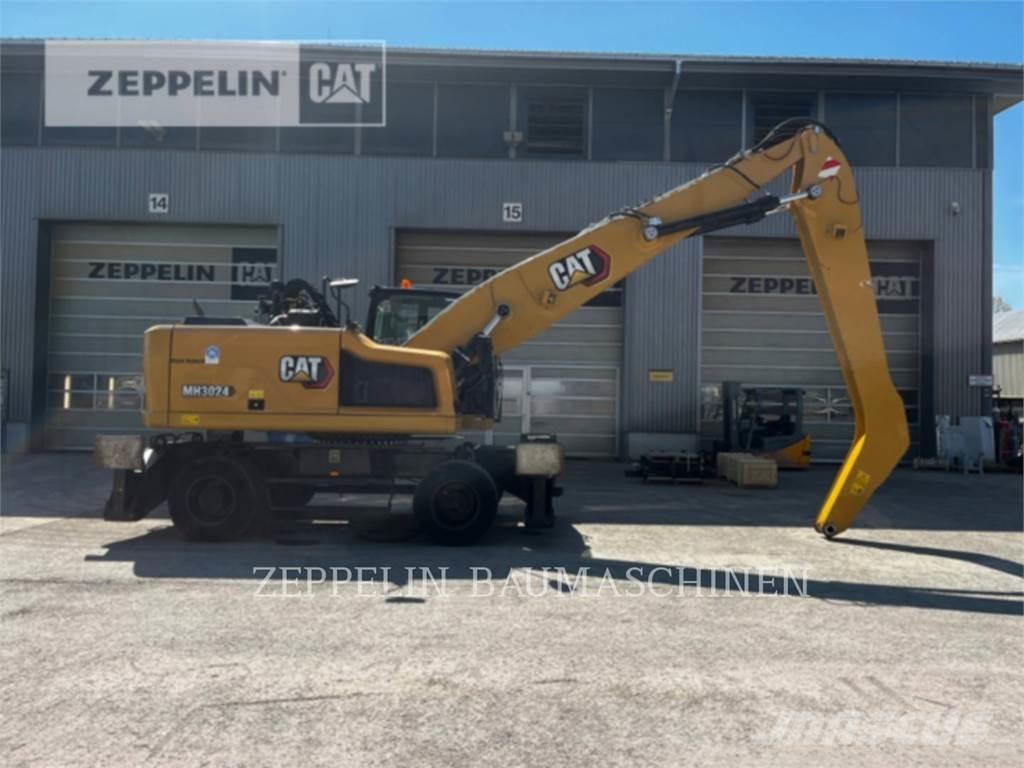 CAT MH3024-06C Abrissbagger