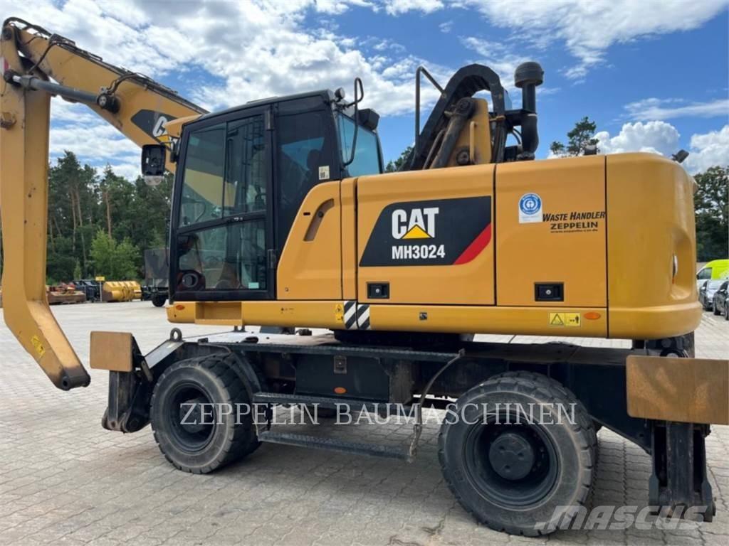 CAT MH3024-06C Abrissbagger
