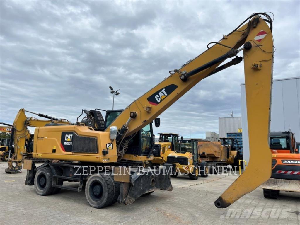 CAT MH3024-06C Abrissbagger