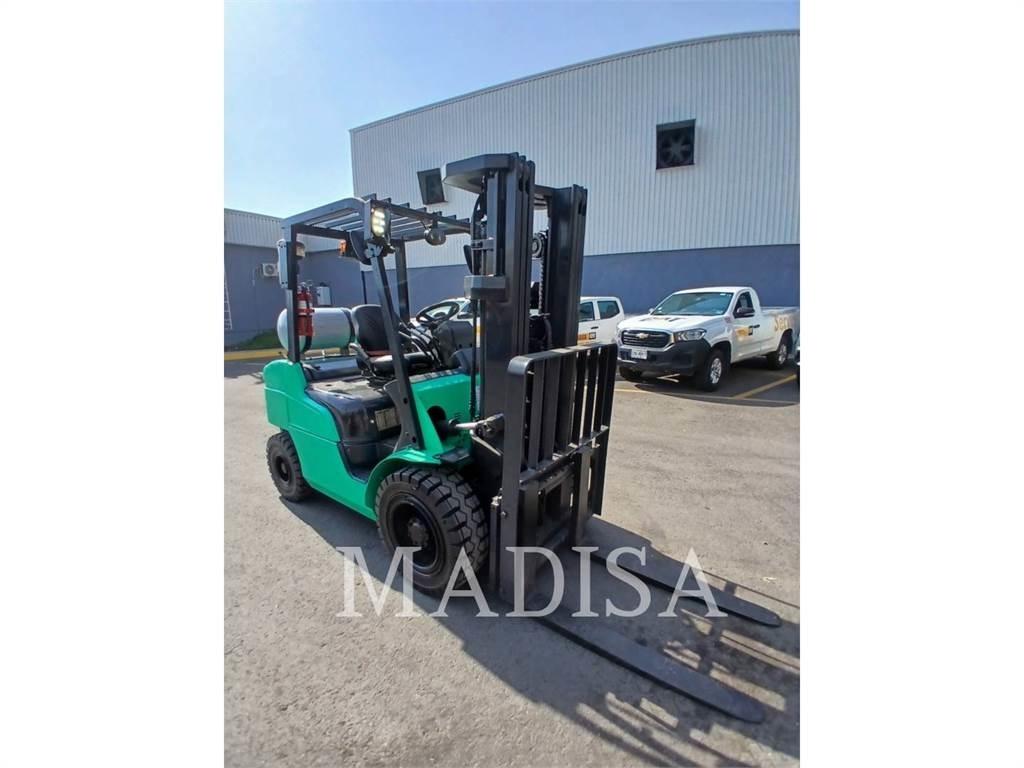 CAT MITSUBISHI FG30N-LP Andere Gabelstapler