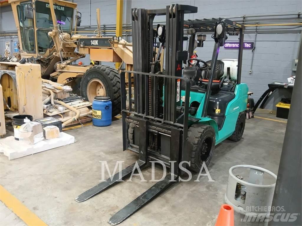 CAT MITSUBISHI FG30N-LP Andere Gabelstapler