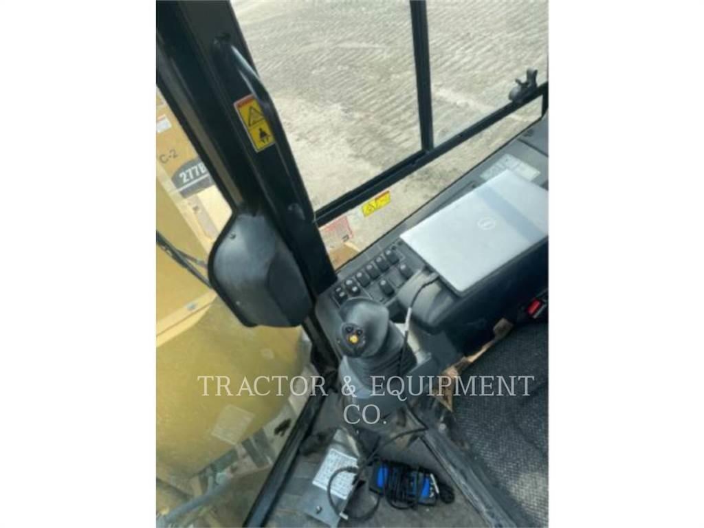 CAT PL61 Bulldozer