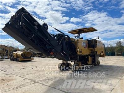 CAT PM822 Asphaltfräsen