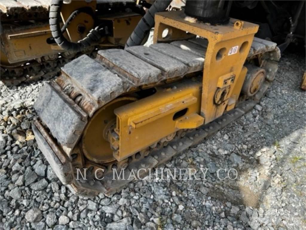 CAT PM825 Strassenfertiger