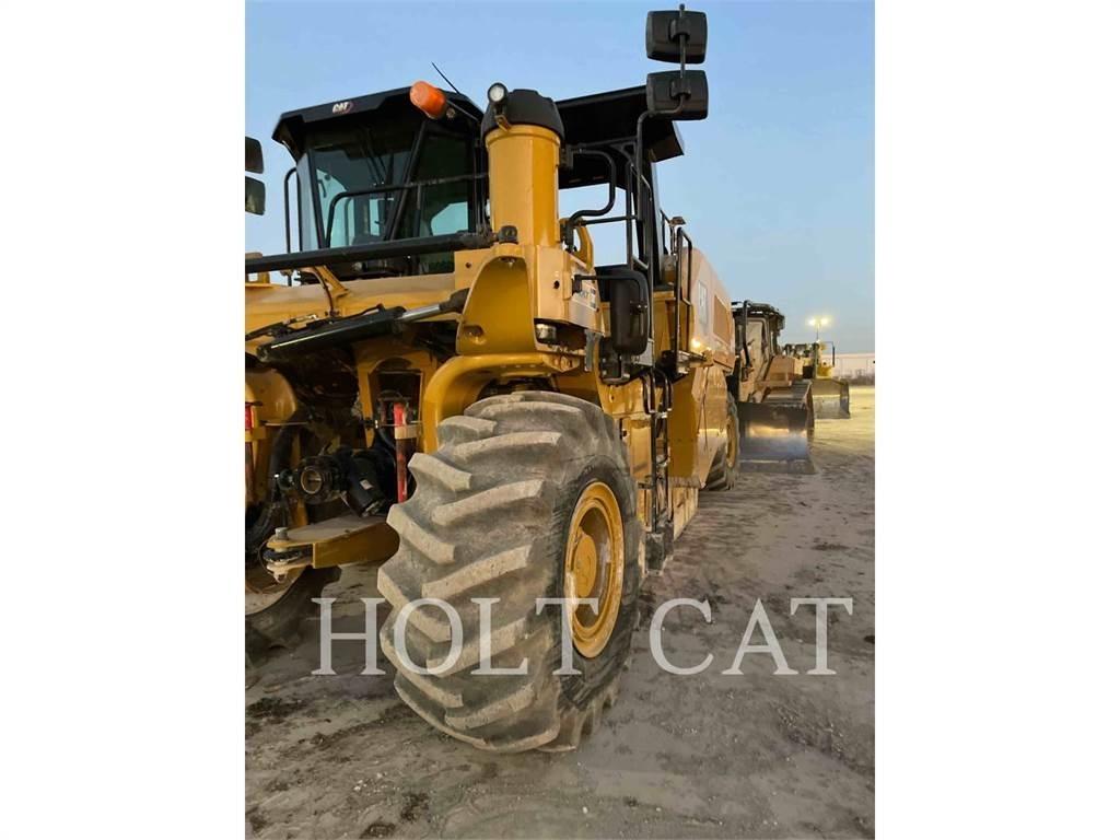 CAT RM800 CAB Asphalt-Recycler