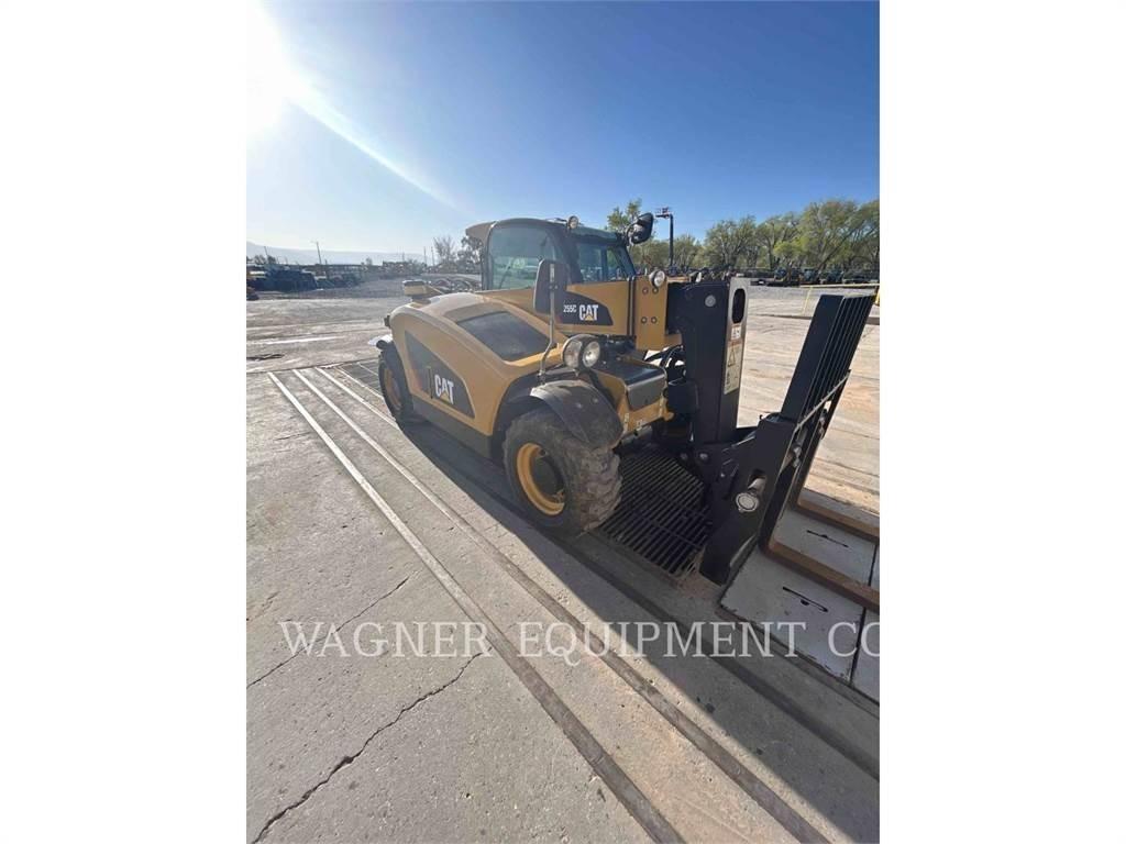 CAT TH255C Teleskoplader