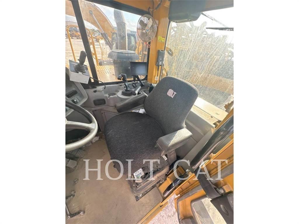 CAT W00 621G Schaber