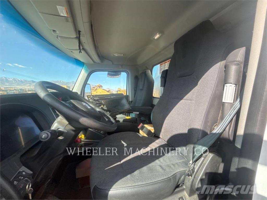  E.D. ETNYRE DIST 3500 Bitumen Sprayer