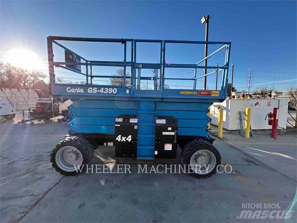 Genie GS4390 RT Scheren-Arbeitsbühnen