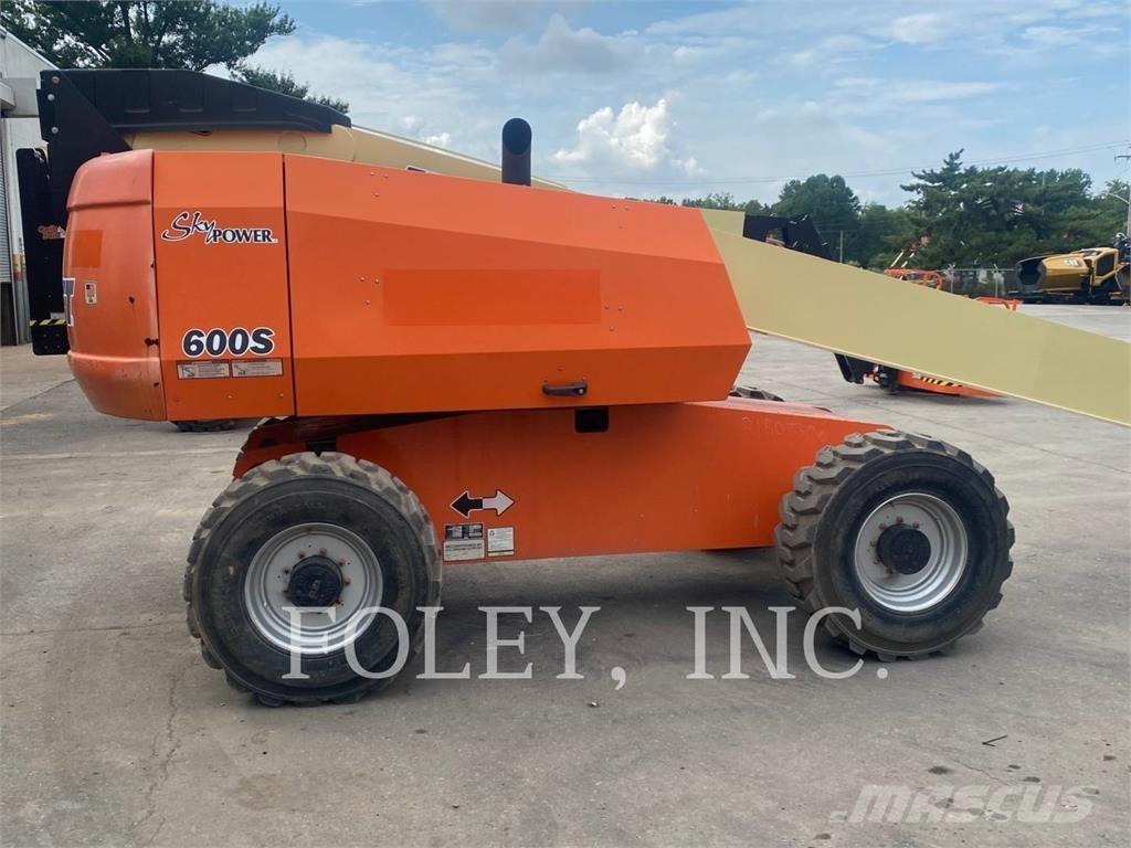 JLG 600S Gelenkteleskoparbeitsbühnen