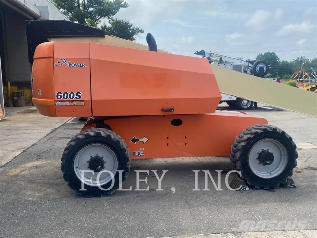 JLG 600S Gelenkteleskoparbeitsbühnen