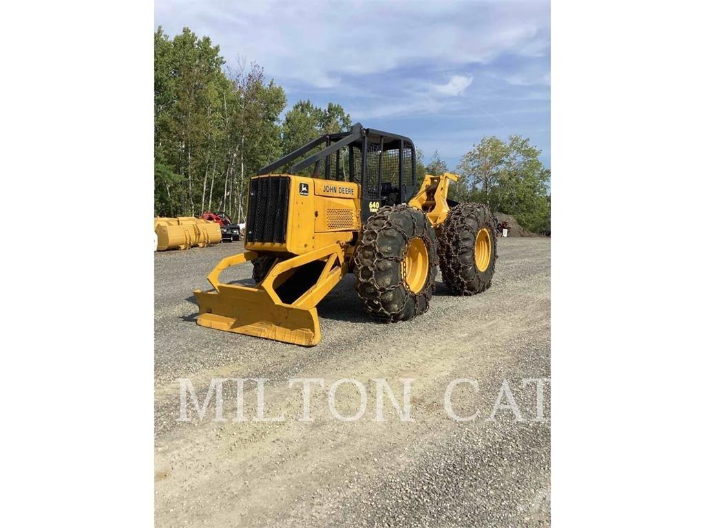 John Deere 640 Stammholzschlepper