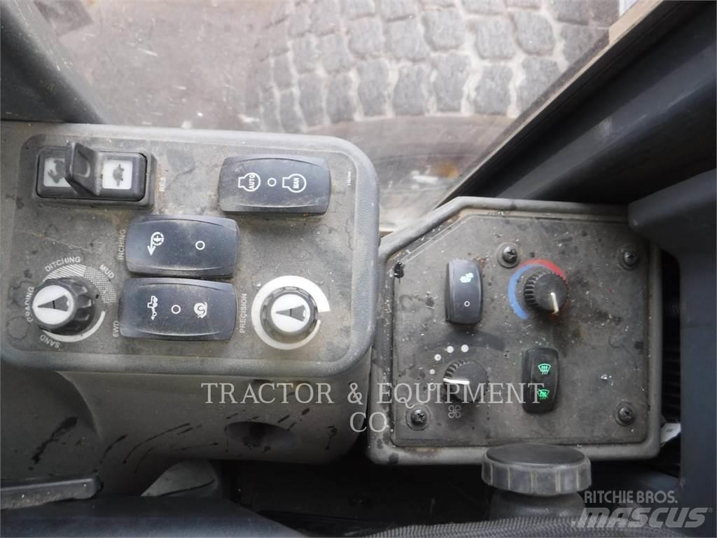 John Deere 872GP Grader