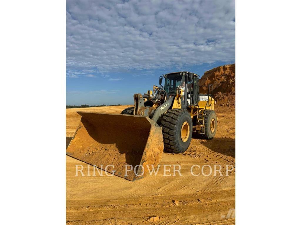 John Deere & CO. 744K Radlader