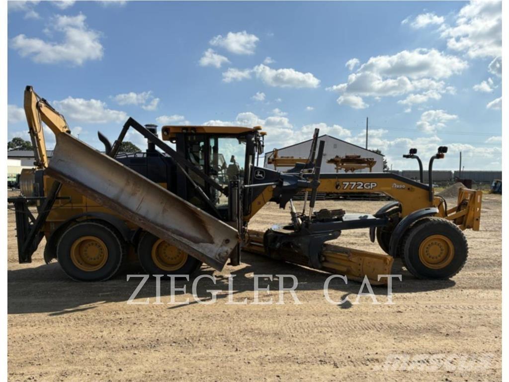 John Deere & CO. 772GP Grader