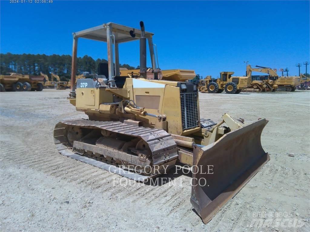 Komatsu D37P-5 Bulldozer