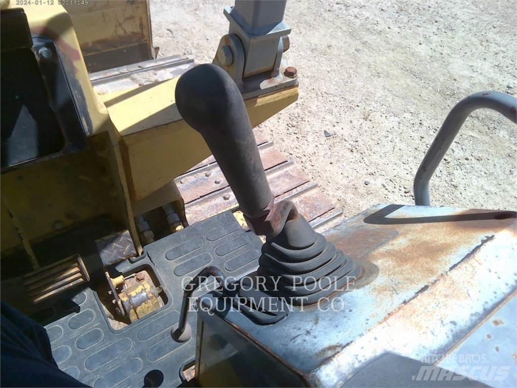 Komatsu D37P-5 Bulldozer