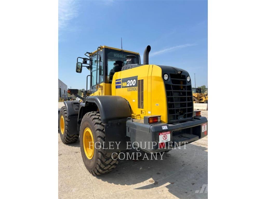 Komatsu WA200-8 Radlader