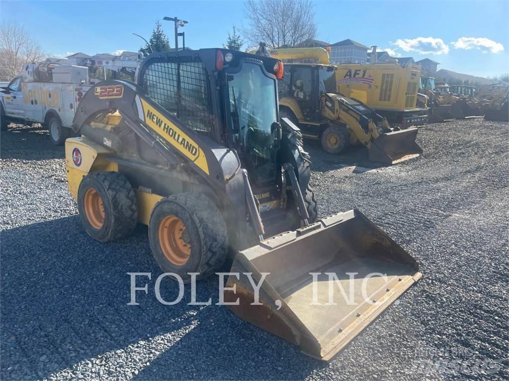 New Holland L223 Kompaktlader