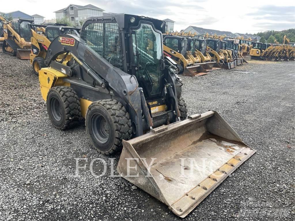 New Holland L228 Kompaktlader