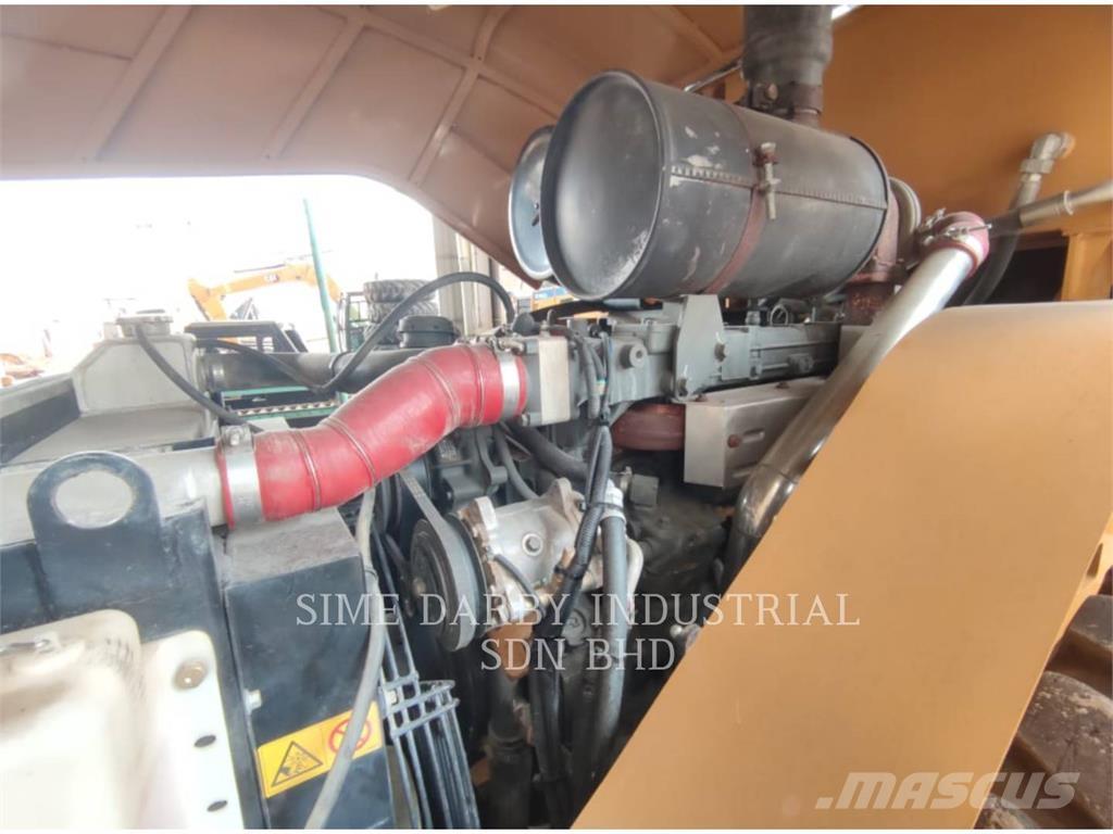 SEM MACHINERY SEM 522 Erdbauwalzen