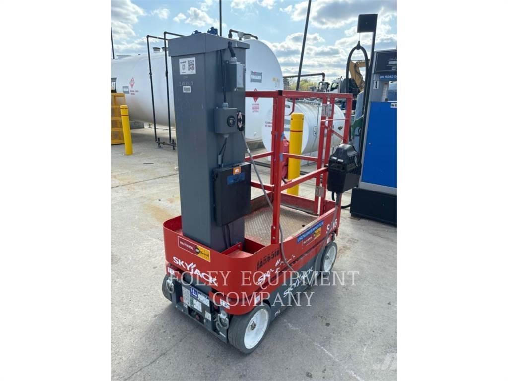 Skyjack SJ16 Scheren-Arbeitsbühnen