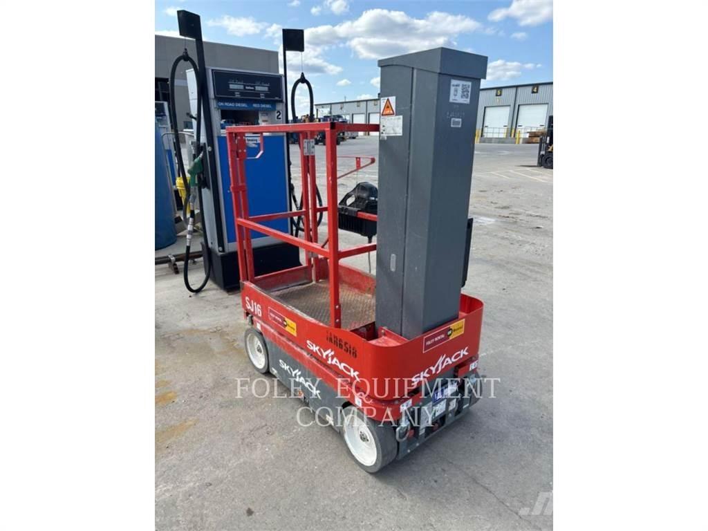 Skyjack SJ16 Scheren-Arbeitsbühnen