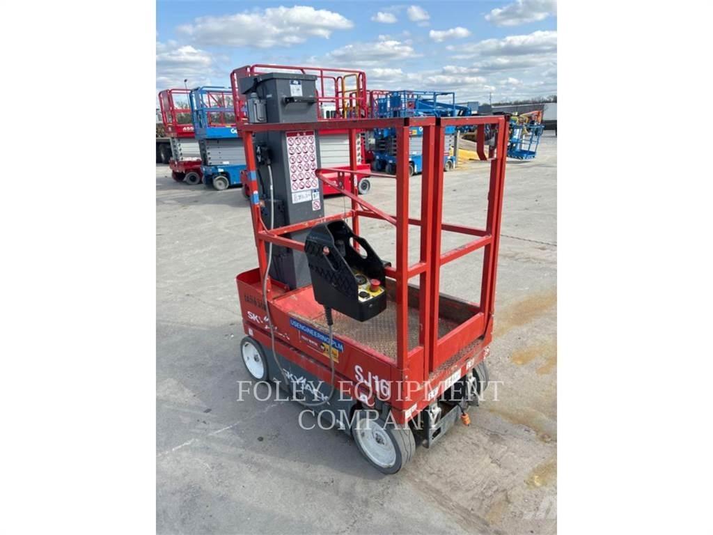 Skyjack SJ16 Scheren-Arbeitsbühnen